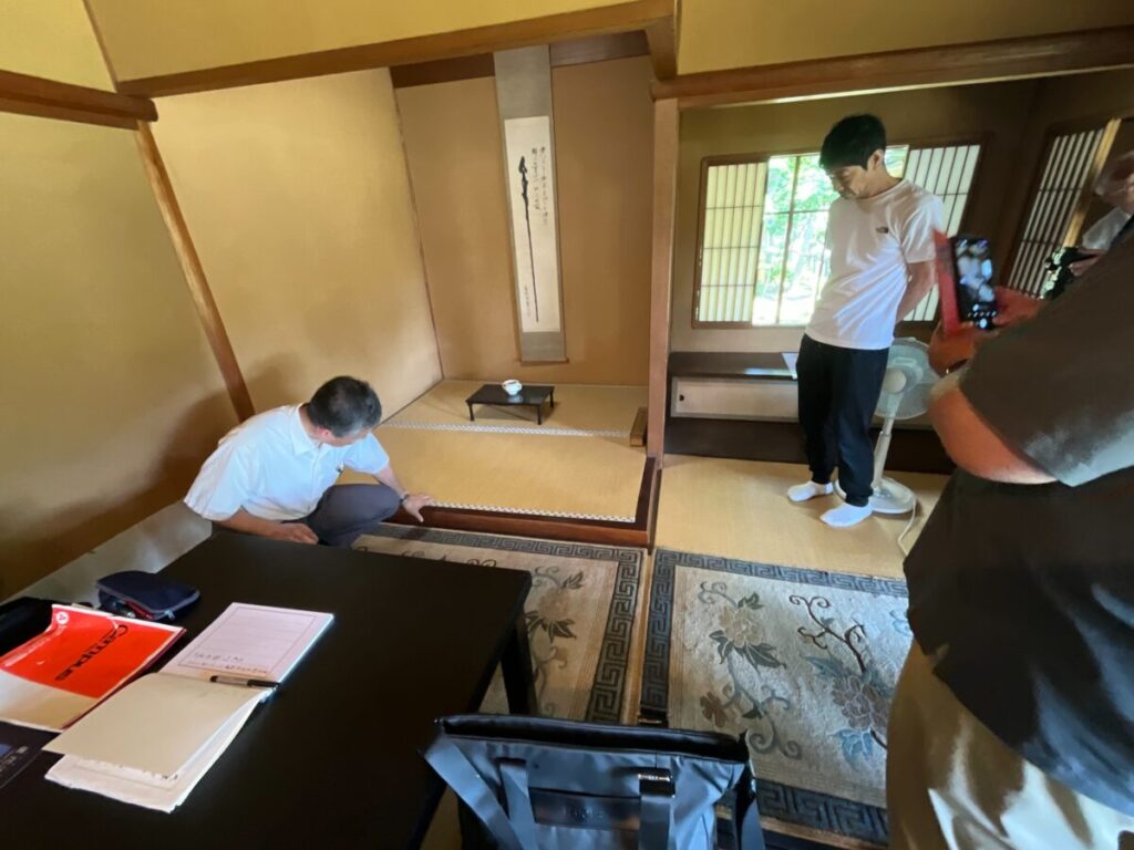 蘆花浅水荘（ろかせんすいそう）主室となる撥雲亭